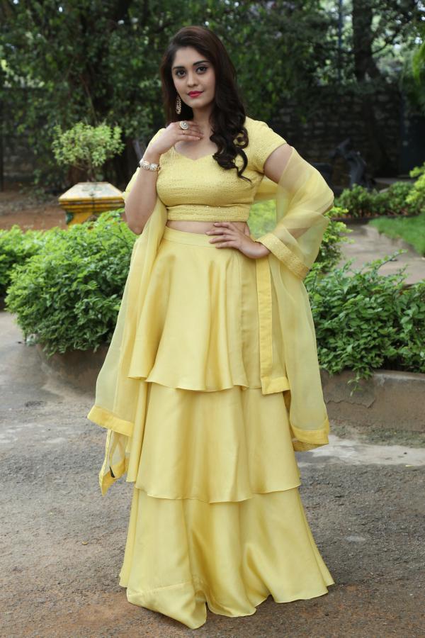 surabhi-stills-19.jpg