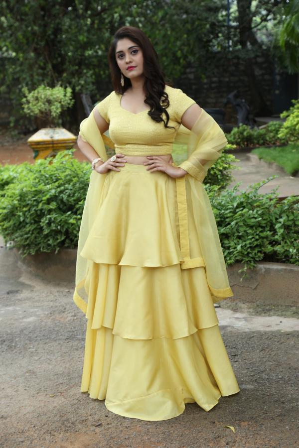 surabhi-stills-20.jpg