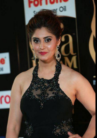 surabhi15.jpg