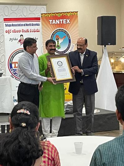 swaranidhi-swara-veenapani-felicitated-at-the-viswa-vijayotsava-sabha-in-dallas-3.jpg