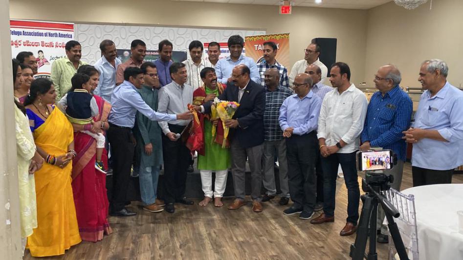 swaranidhi-swara-veenapani-felicitated-at-the-viswa-vijayotsava-sabha-in-dallas-4.jpg