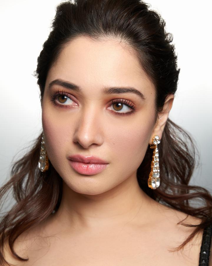 tamanna-stills-3-4.jpg