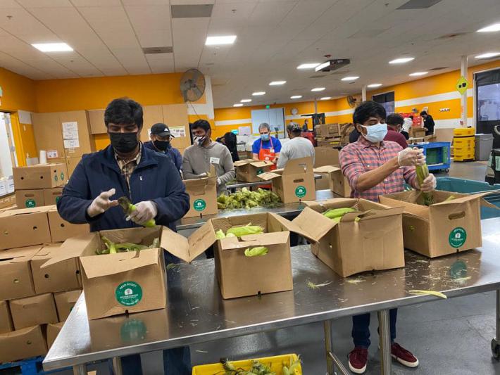 tana-bata-food-bank-in-north-san-jose-29-dec-2021-5.jpg