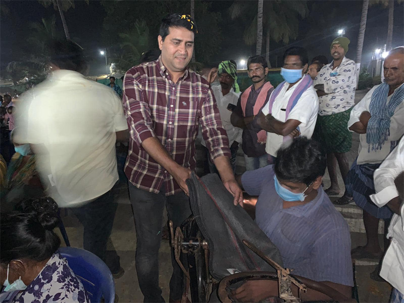 tana-donates-blankets-and-oxygen-concentrators-25-dec-2021-3.jpg