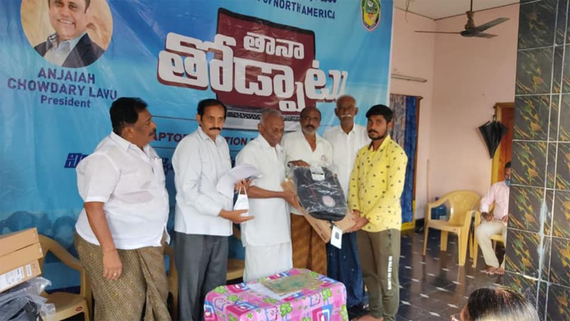 tana-donates-laptops-to-sstudents-in-inkollu-6-aug-2021-4.jpg