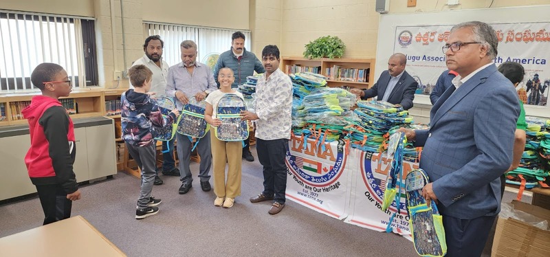 tana-donets-bags-to-poor-students-3.jpg