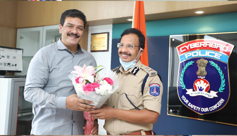 tana-east-rotary-club-donates-oxygen-concentrators-to-ts-police-2.jpg