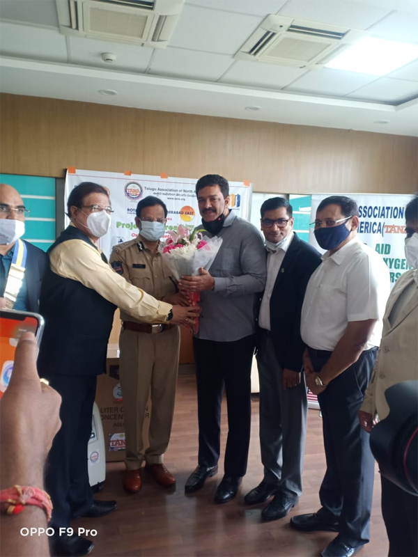 tana-east-rotary-club-donates-oxygen-concentrators-to-ts-police-7.jpg