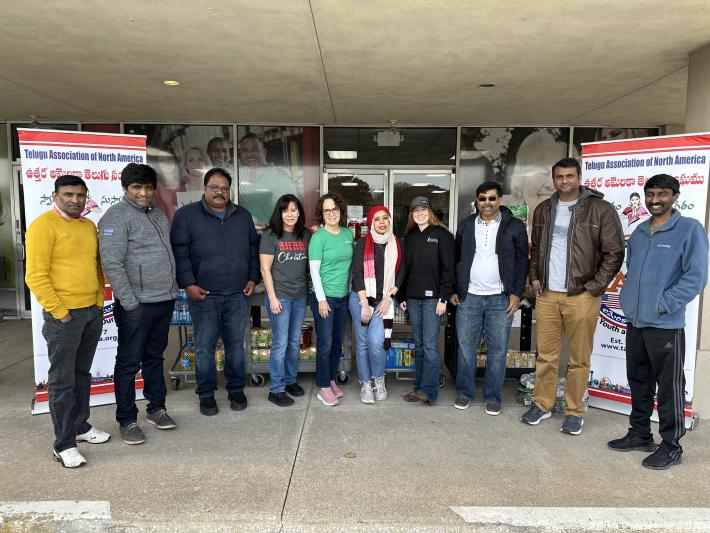 tana-food-drive-in-dallas-21-dec-2022-4.jpg
