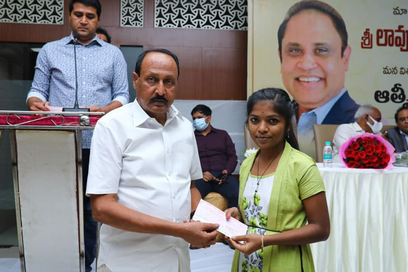 tana-foundation-distribution-of-scholarships-to-students-24-dec-2021-8.jpg
