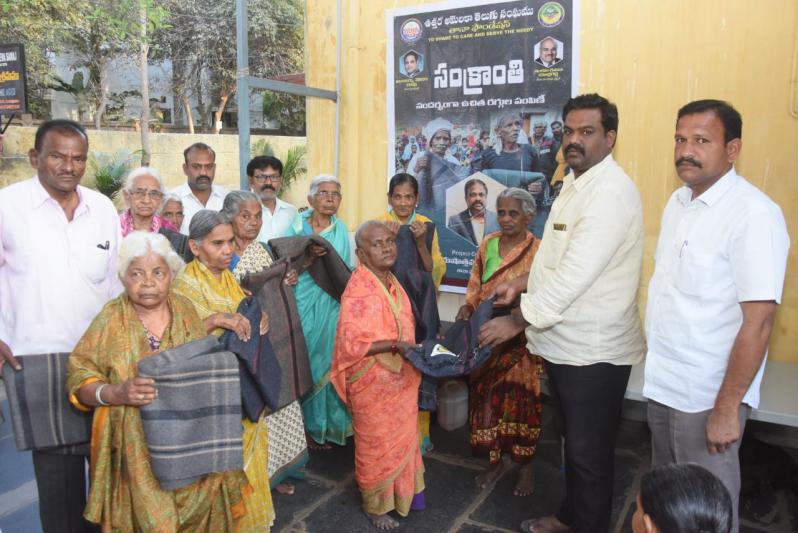 tana-foundation-distribution-rugs-sarees-15-jan-2023-3.jpg