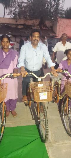 tana-foundation-donates-bicycles-to-students-5-dec-2022-4.jpg