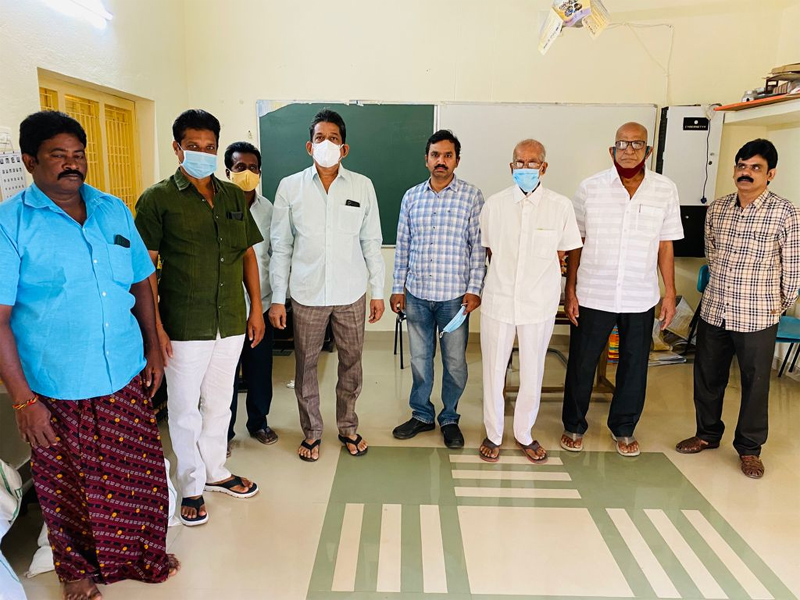 tana-foundation-donates-books-in-vedurumudi-4-jan-2022-4.jpg
