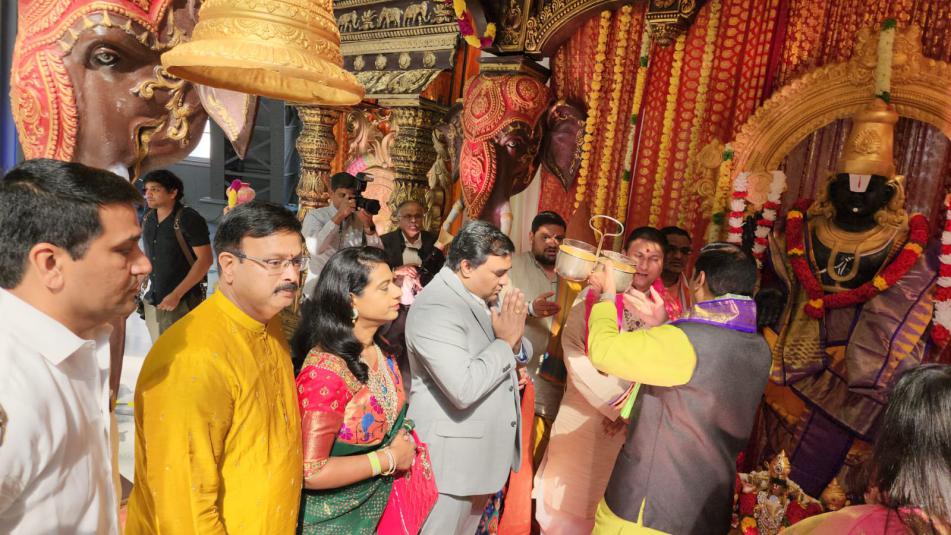 tana-leaders-at-sri-venkateswara-swamy-temple-8-july-2023-10.jpg