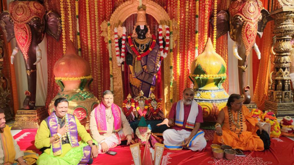 tana-leaders-at-sri-venkateswara-swamy-temple-8-july-2023-5.jpg