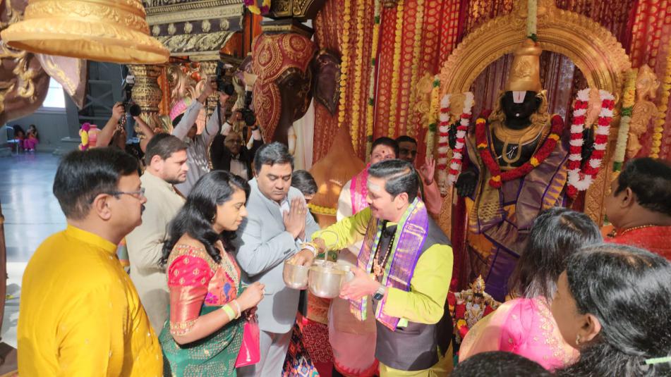tana-leaders-at-sri-venkateswara-swamy-temple-8-july-2023-8.jpg