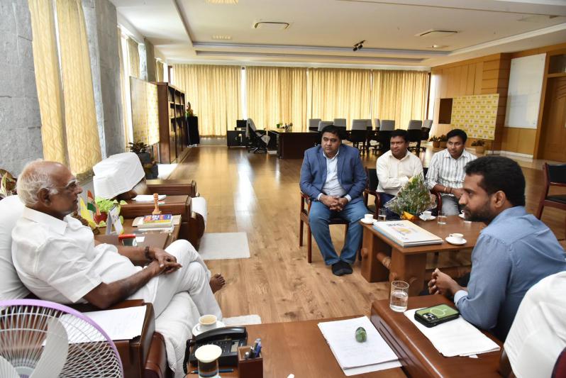tana-members-invites-vignan-group-chairman-lavu-rathaiah-for-tana-maha-sabhalu-4.jpg
