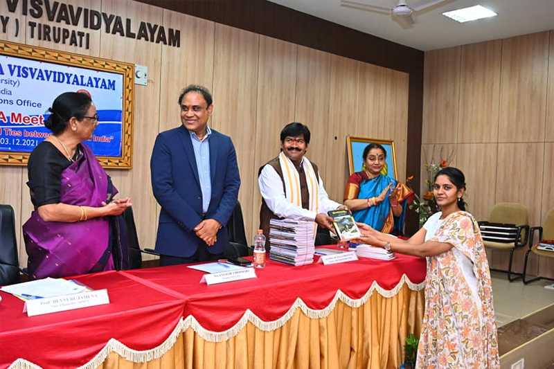 tana-pustaka-mahodyamam-in-padmavati-mahila-university-8.jpg