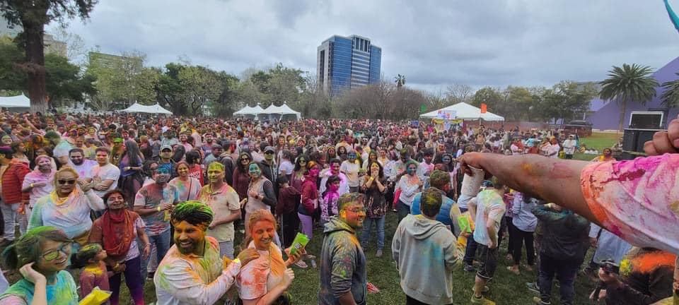 tana-team-joined-hands-with-aia-grand-holi-fest-2022-1.jpg