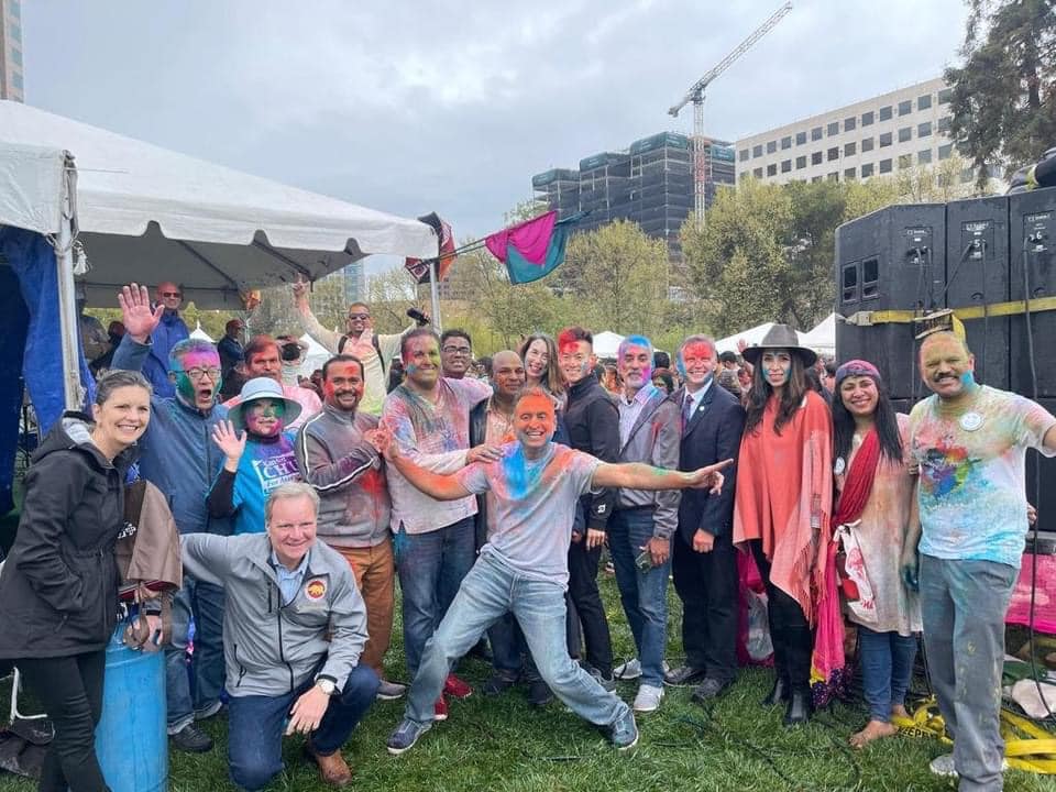 tana-team-joined-hands-with-aia-grand-holi-fest-2022-3.jpg