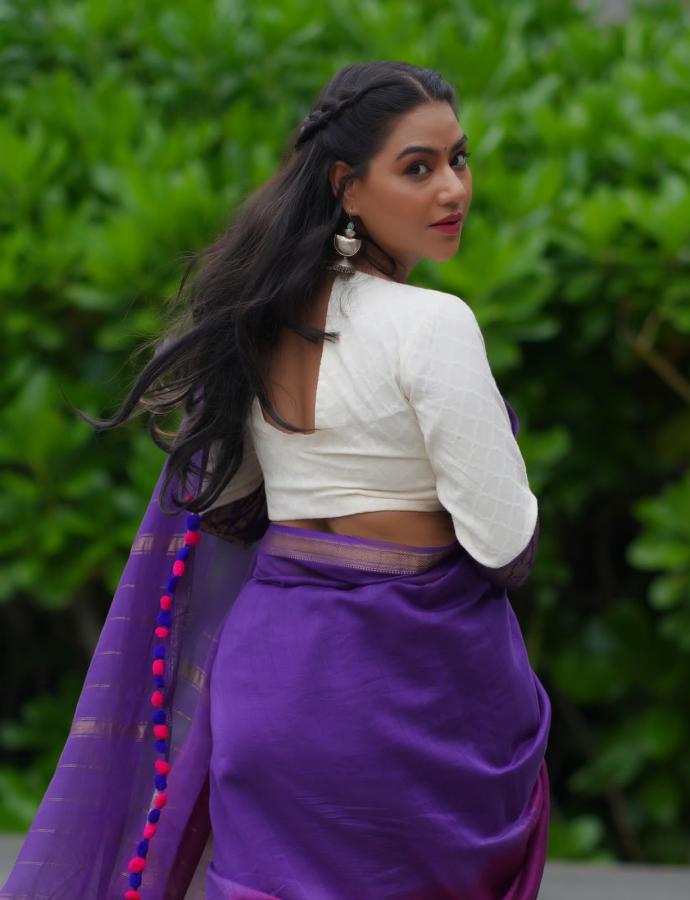 tanya-desai-stills-7.jpg
