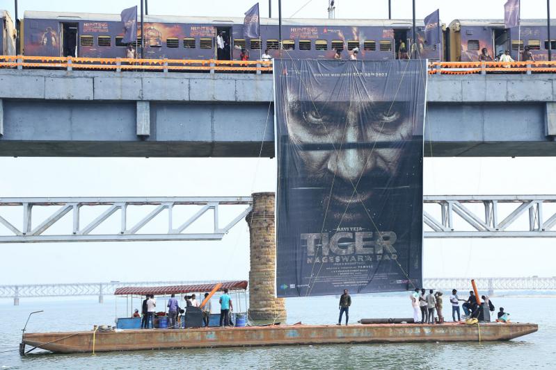 tiger-nageswara-raos-fierce-majestic-first-look-launch-13.jpg