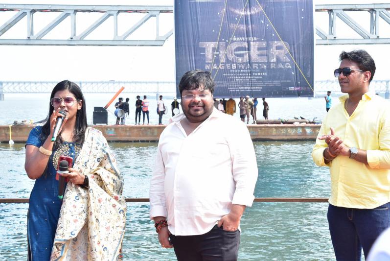 tiger-nageswara-raos-fierce-majestic-first-look-launch-9.jpg