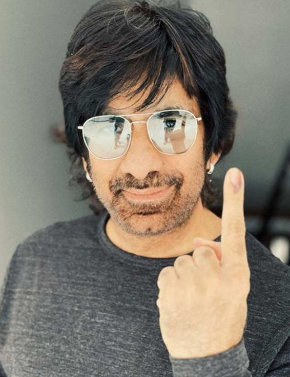 tollywood-celebrities-cast-their-vote-in-ts-elections-15.jpg