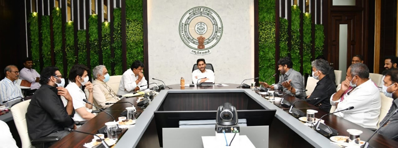 tollywood-celebrities-meets-ys-jagan-5.jpg