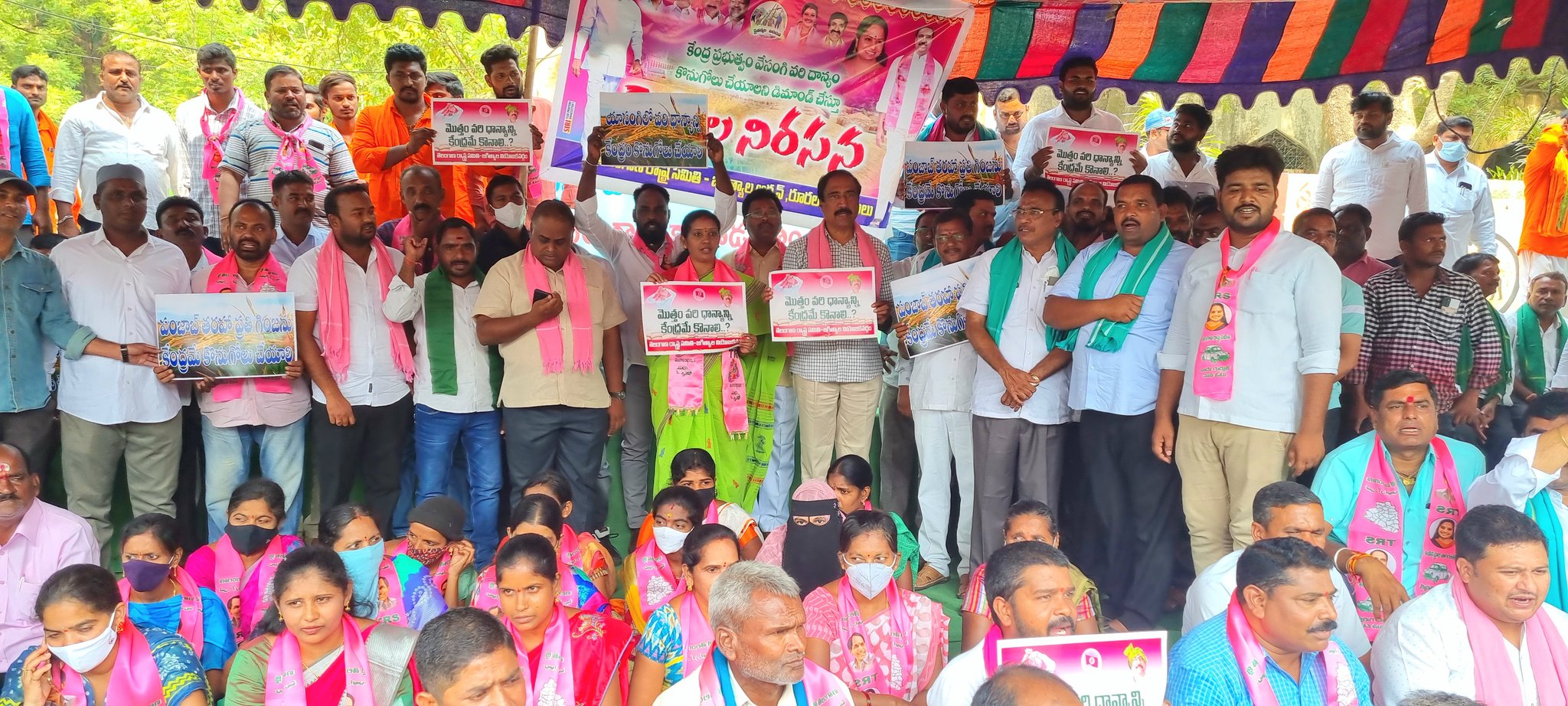 trs-protest-over-paddy-procurement-10.jpg