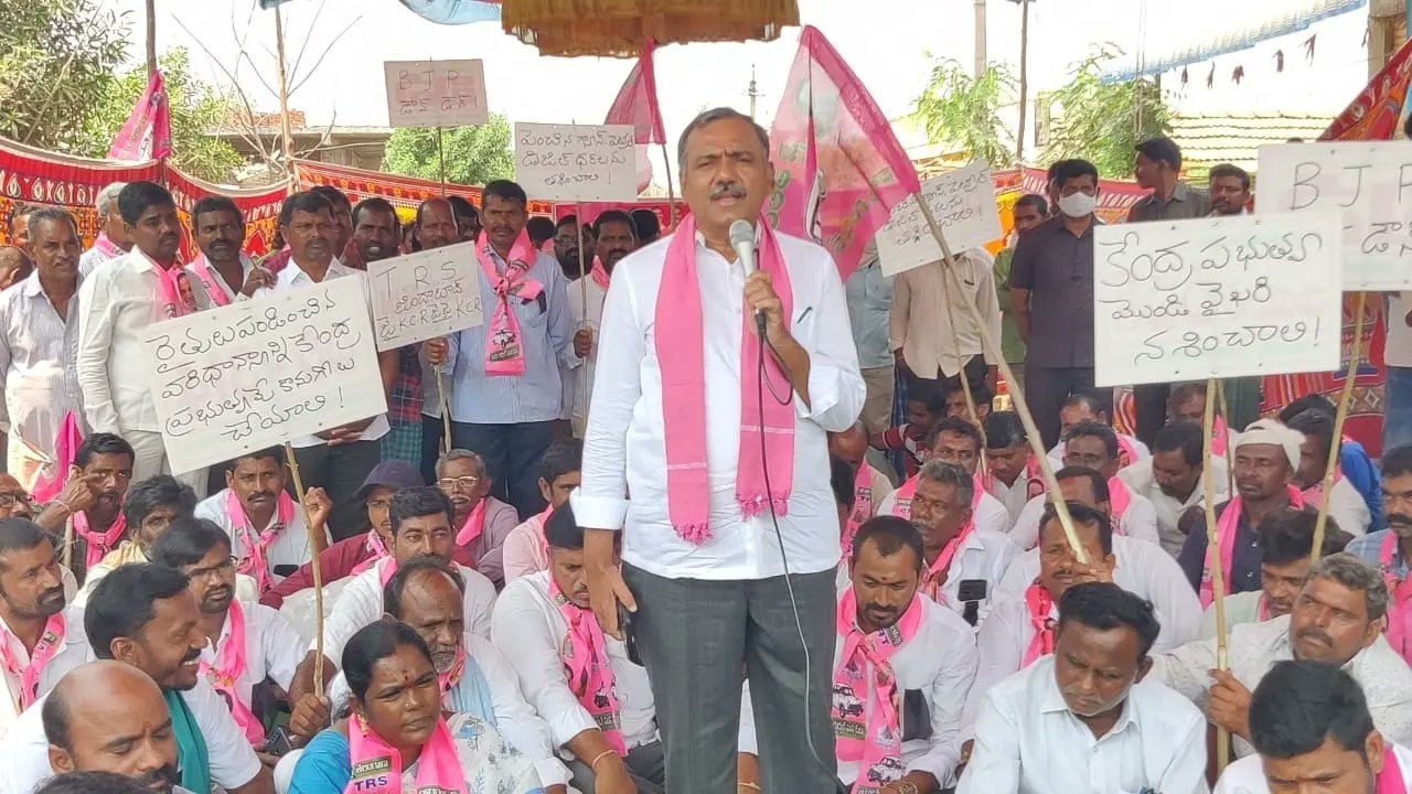 trs-protest-over-paddy-procurement-13.jpg