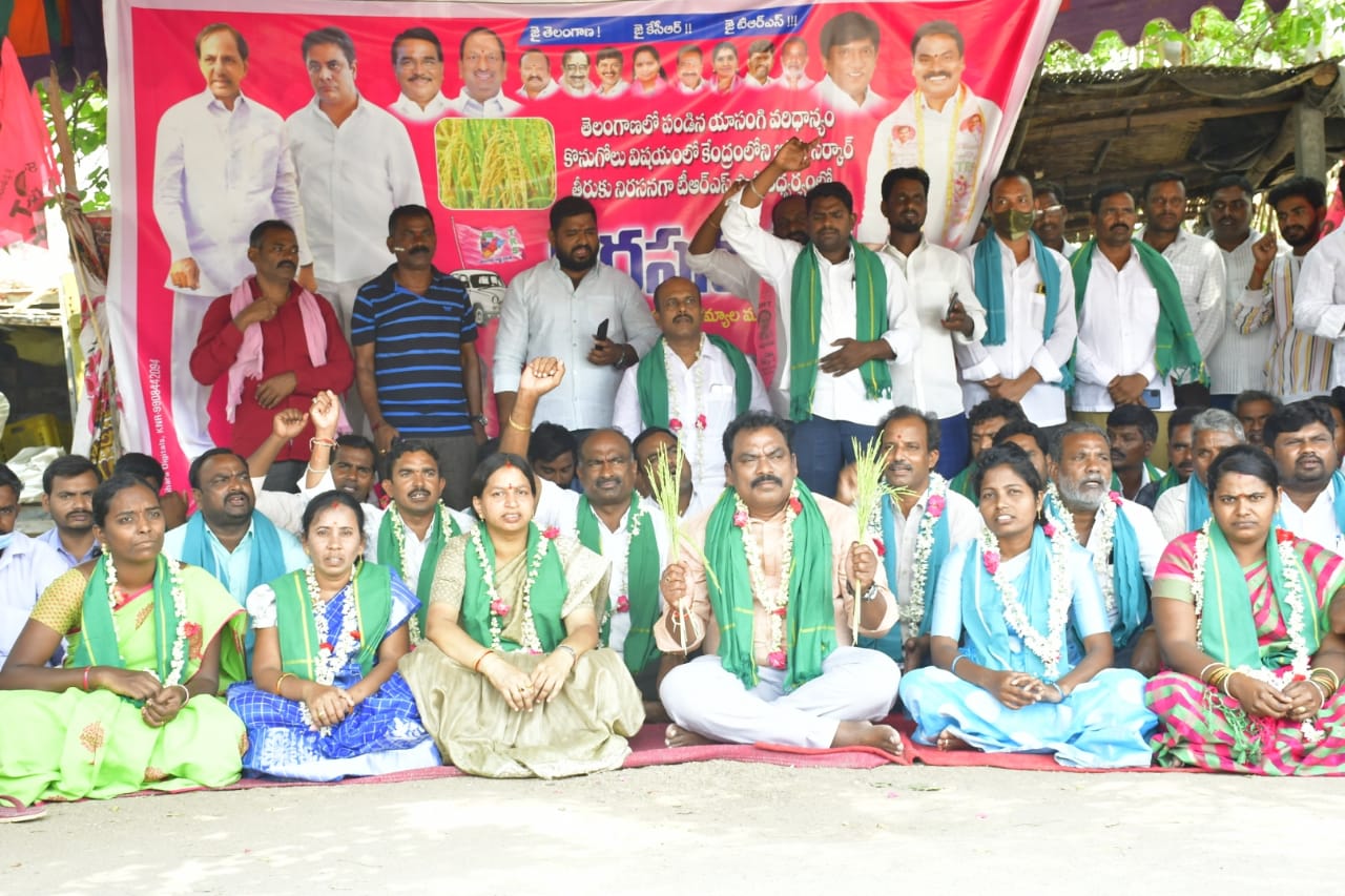 trs-protest-over-paddy-procurement-17.jpg
