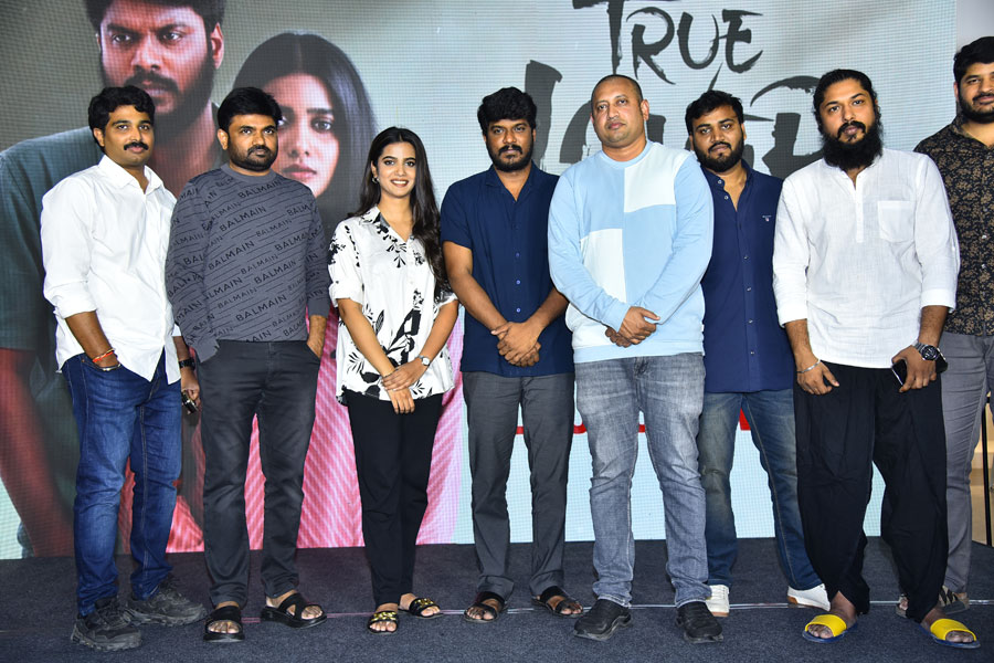 true-love-movie-trailer-launch-34.jpg