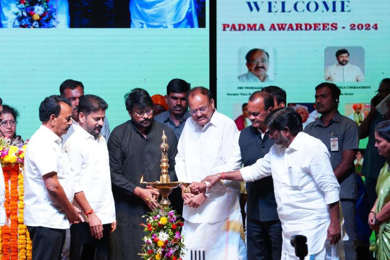 TS Govt Honours Padma Award Winners