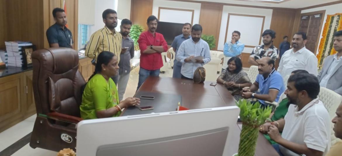 tta-members-met-vh-sridhar-babu-konda-surekha-19-dec-2023-6.jpg