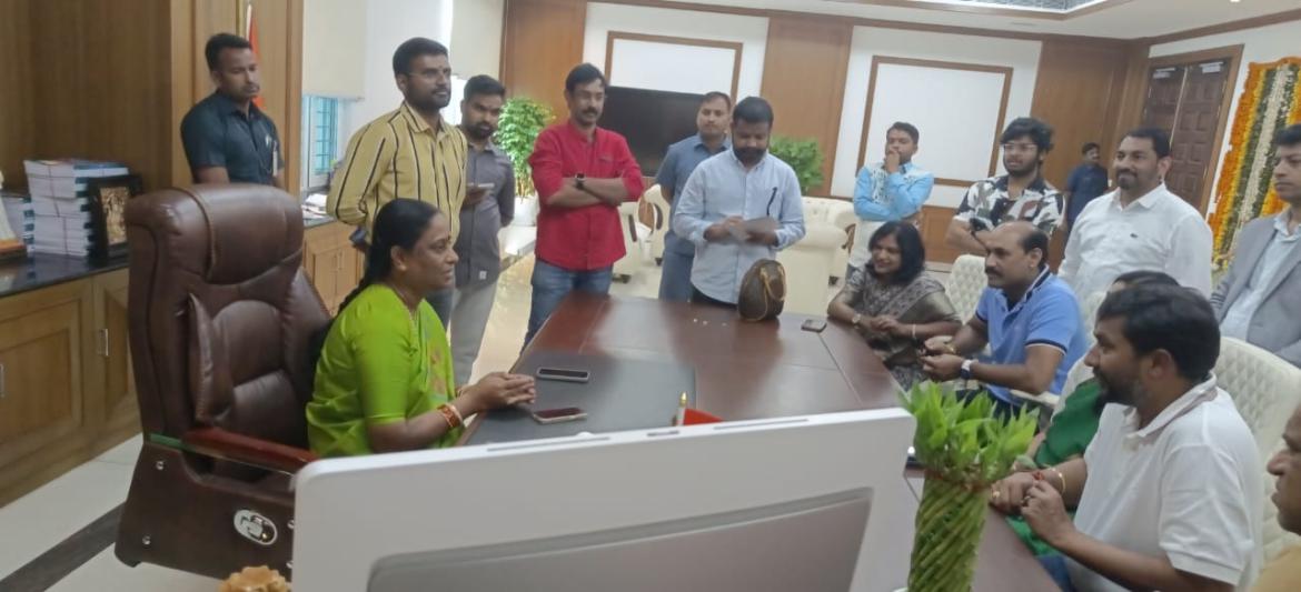 tta-members-met-vh-sridhar-babu-konda-surekha-19-dec-2023-7.jpg