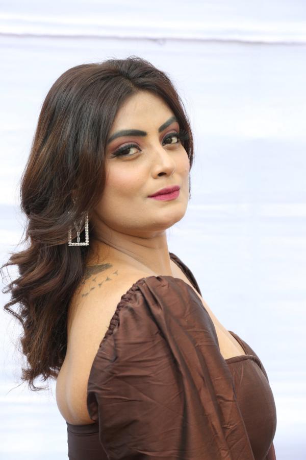 twinkle-kapoor-stills-6.jpg
