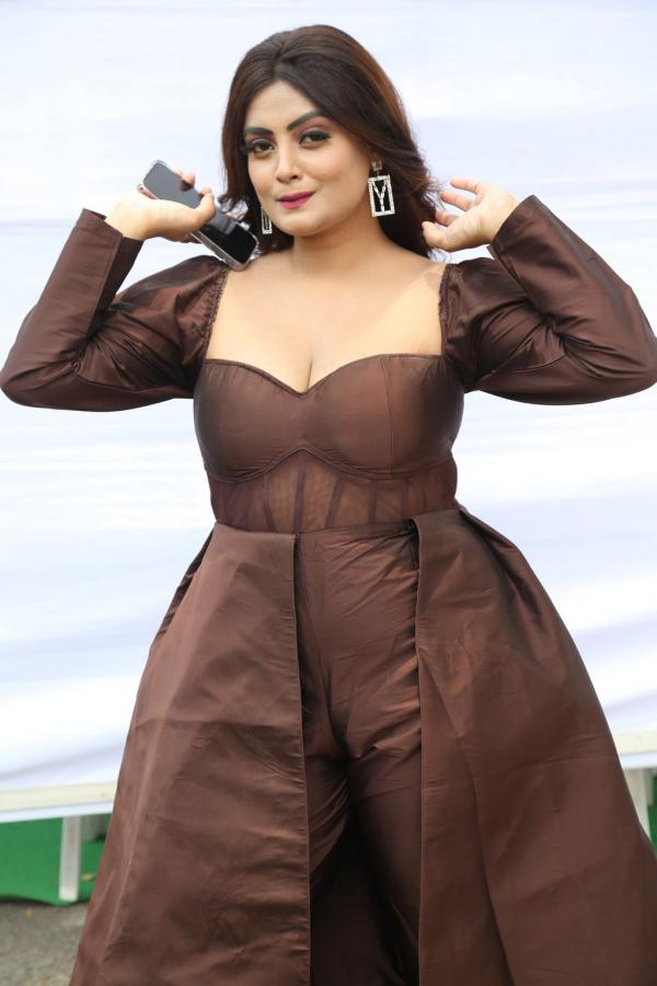 twinkle-kapoor-stills-8.jpg