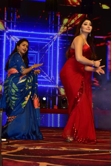urvashi-rautela-stills-7.jpg