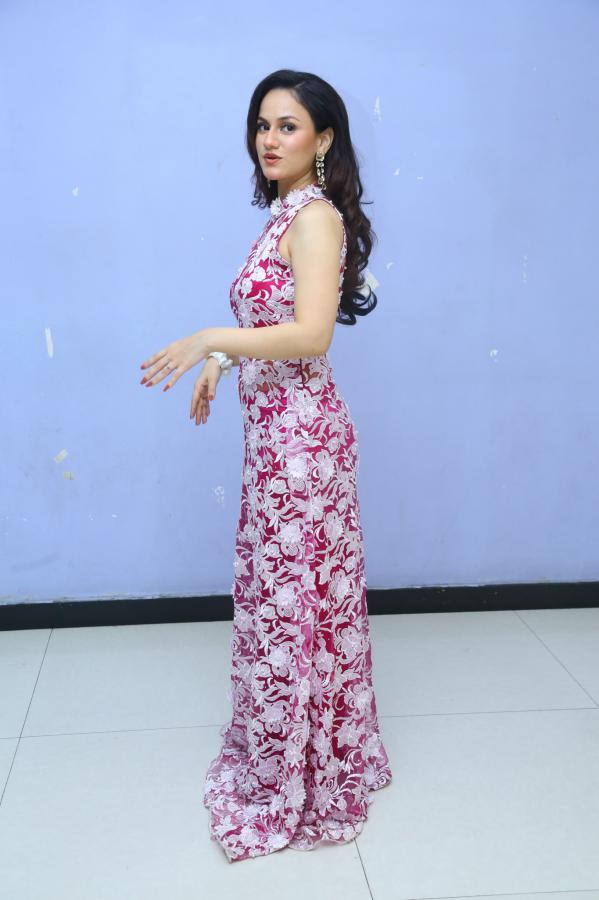 urvashi-stills-5.jpg