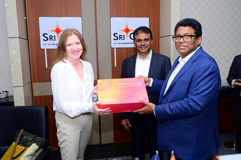 us-consul-general-visits-sri-city-5.jpg