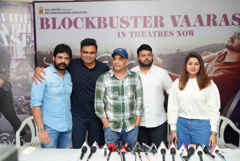 vaarasudu-movie-blockbuster-celebrations-in-vizag-1.jpg