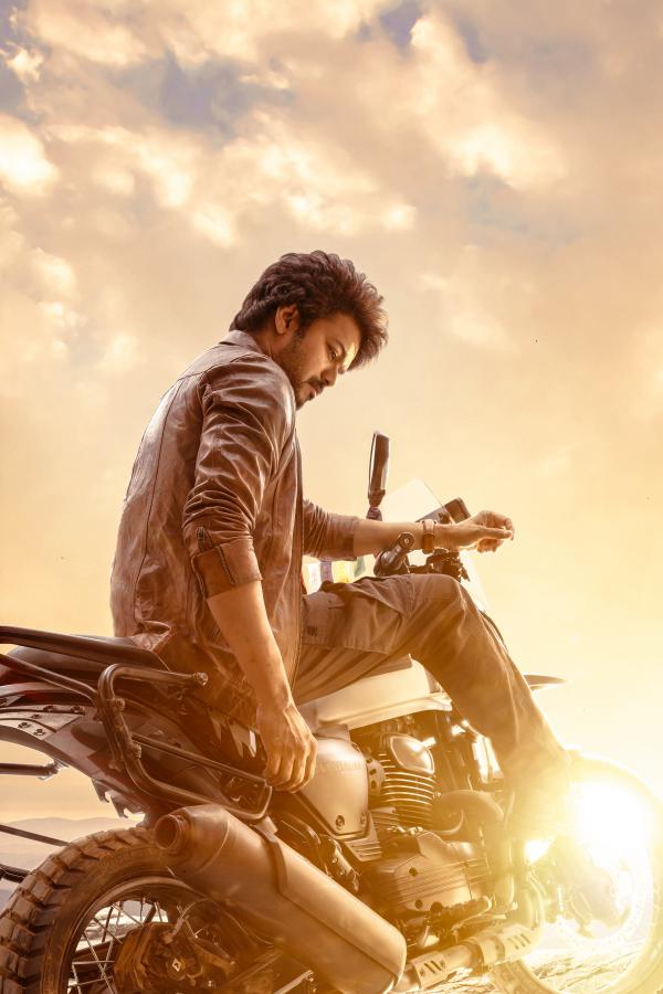 vaarasudu-movie-posters-3.jpg