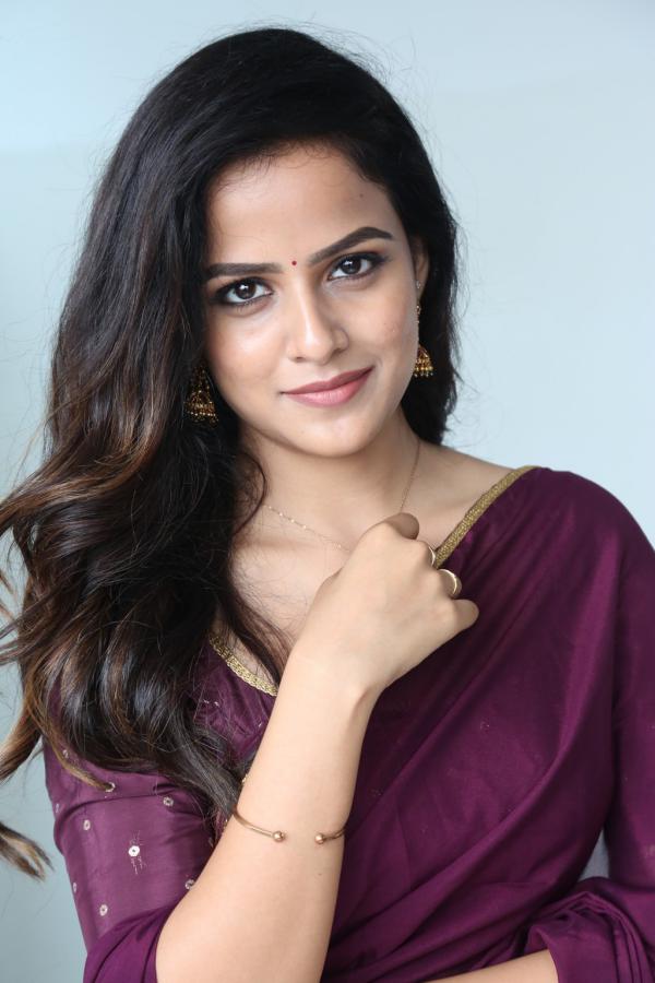 vaishnavi-chaitanya-stills-2-5.jpg