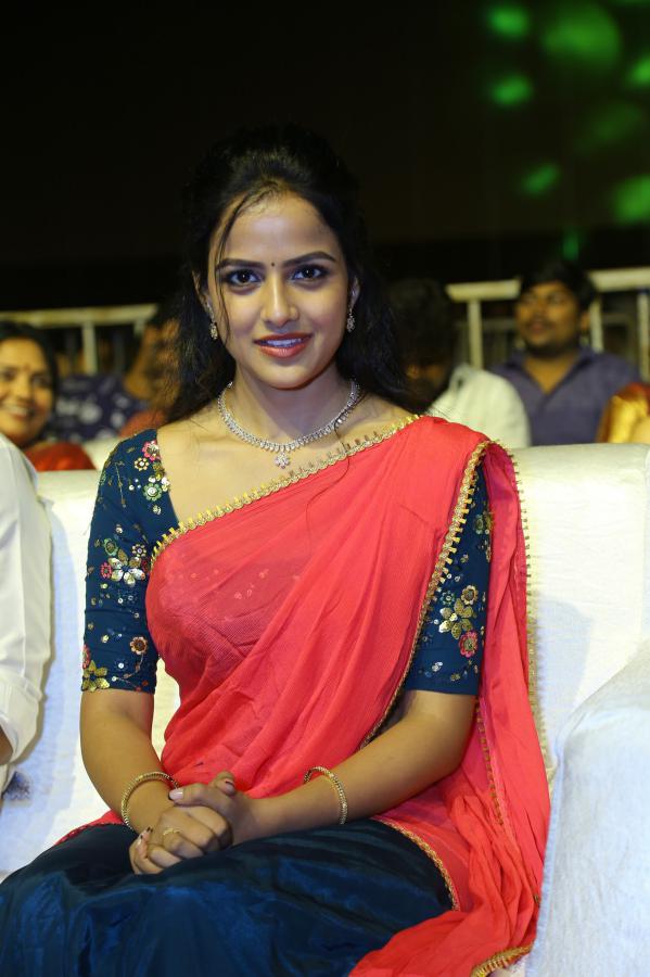 vaishnavi-chaitanya-stills-4-3.jpg