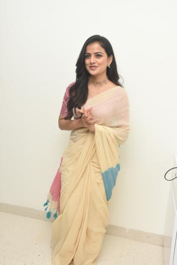 vaishnavi-chaitanya-stills-7-8.jpg