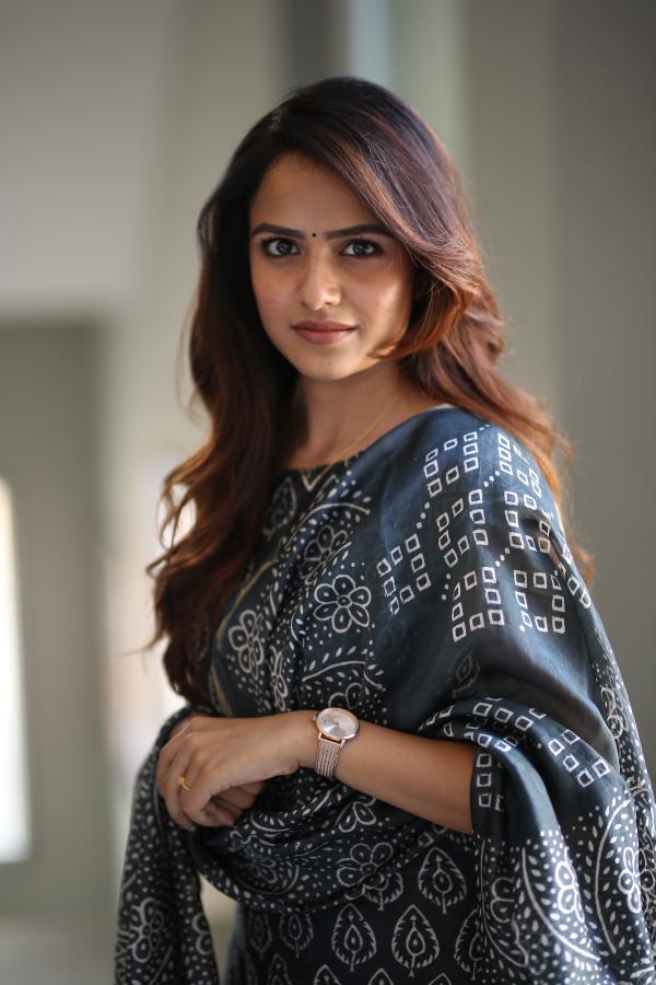 vaishnavi-chaitanya-stills-8-12.jpg