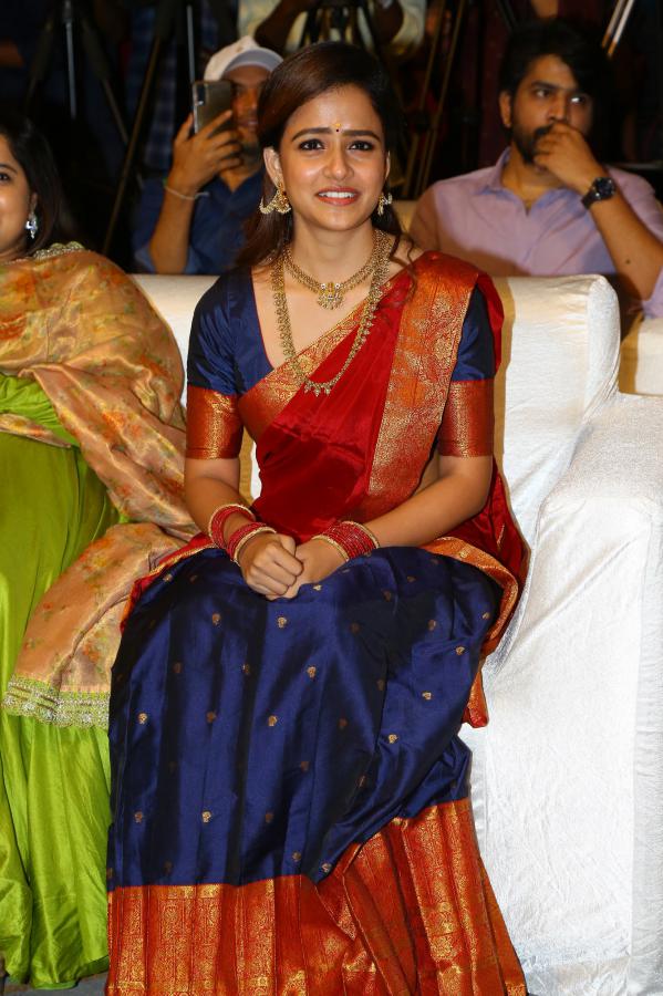 vaishnavi-chaitanya-stills-9-8.jpg