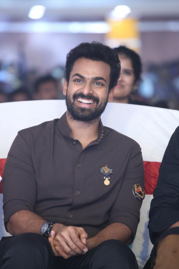 vaishnavtej-stills-8.jpg