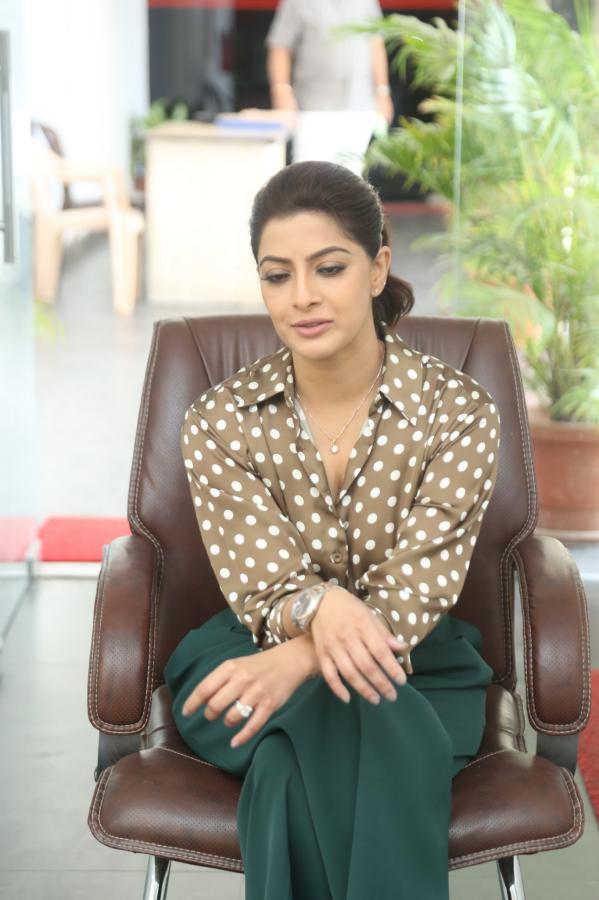 varalakshmi-sarat-kumar-interview-12.jpg
